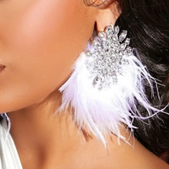 Statement Makers Rhinestone & Feather Decor Stud Earrings silver - Picture 6 of 10